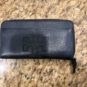 Tory Burch Textured Black Wallet